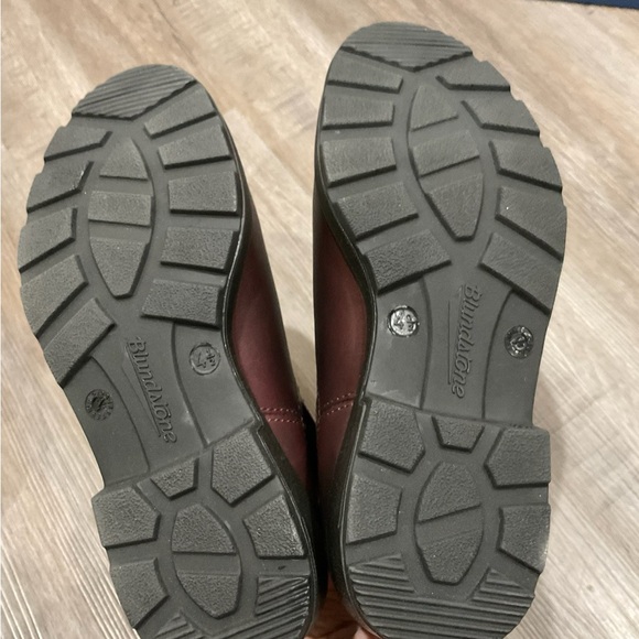 Blundstone BL 1352 Chelsea Shiraz Leather Boots - Picture 9 of 13